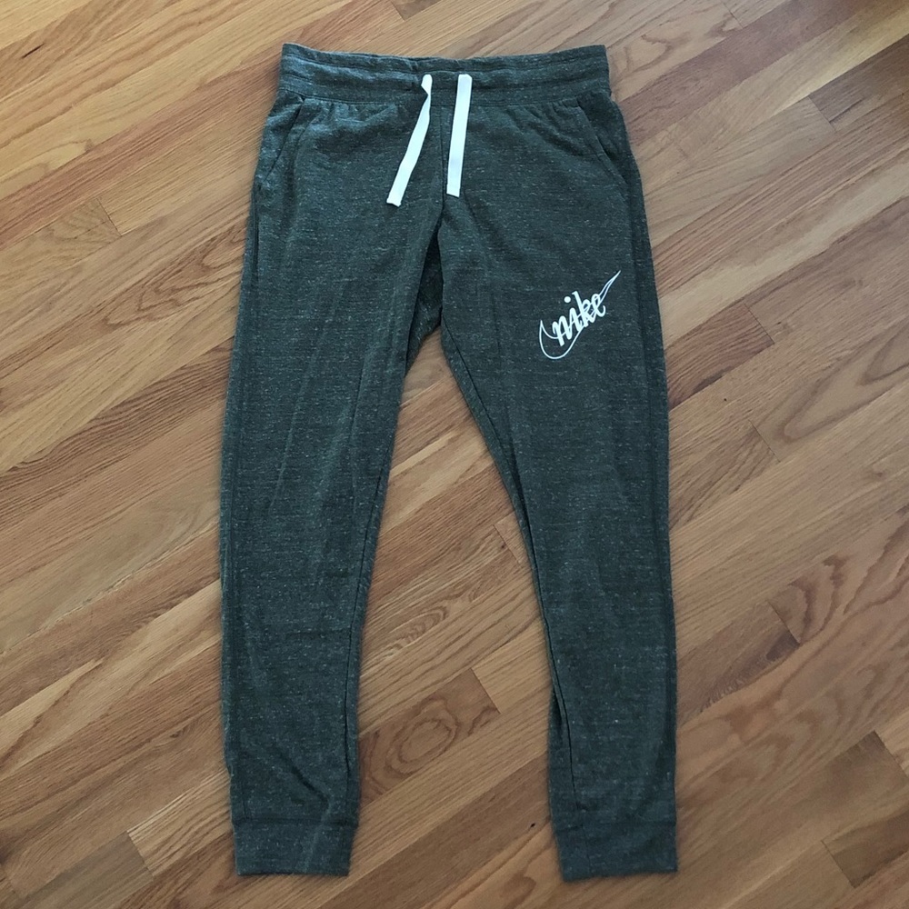 Nike Women's Gym Vintage Varsity Pants